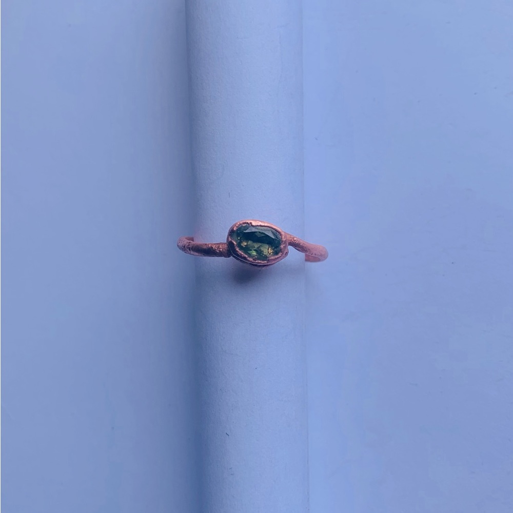 Peridot Solitary
